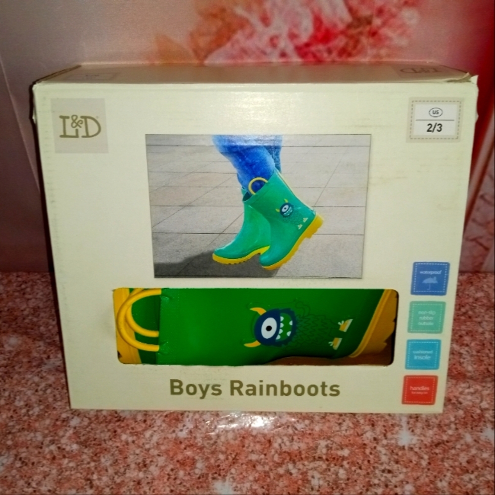 New kids Lily and Dan rainboots